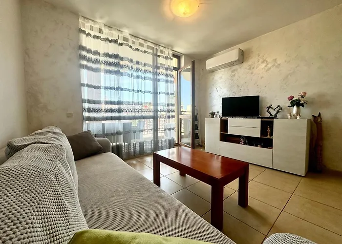 Bratanov Ashton Hall 公寓 阳光海滩