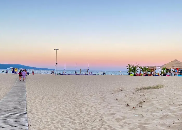 Bratanov Ashton Hall * Sunny Beach