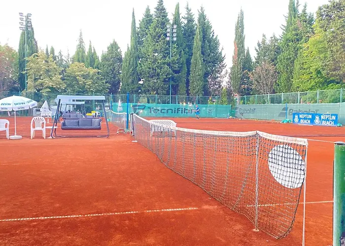 Bratanov Ashton Hall